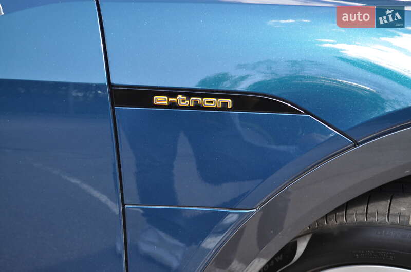 Внедорожник / Кроссовер Audi e-tron 2019 в Киеве