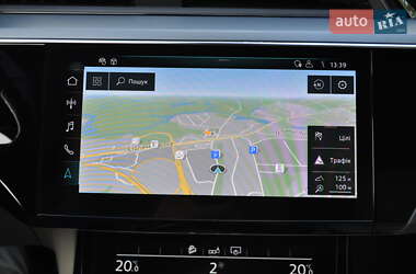 Позашляховик / Кросовер Audi e-tron 2019 в 