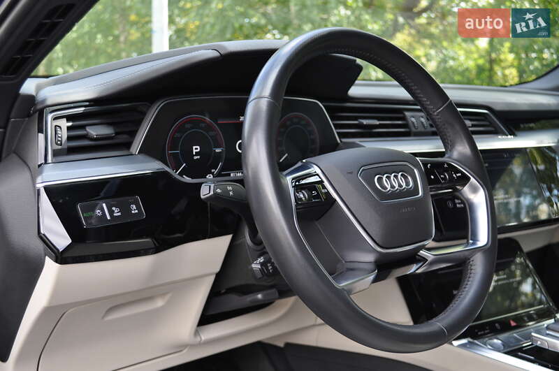 Внедорожник / Кроссовер Audi e-tron 2019 в Киеве