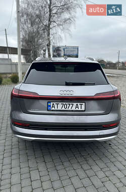 Внедорожник / Кроссовер Audi e-tron 2019 в 