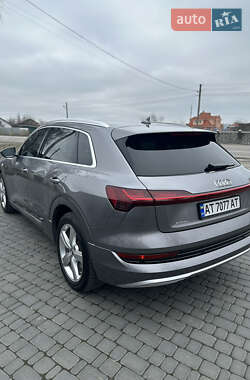 Внедорожник / Кроссовер Audi e-tron 2019 в 