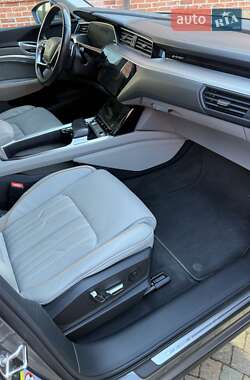 Внедорожник / Кроссовер Audi e-tron 2020 в 