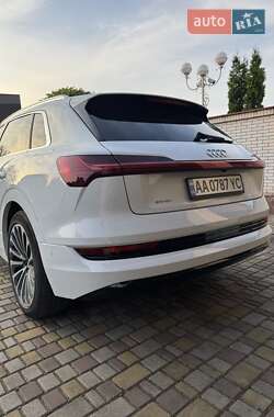 Внедорожник / Кроссовер Audi e-tron 2019 в 