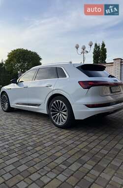 Внедорожник / Кроссовер Audi e-tron 2019 в 