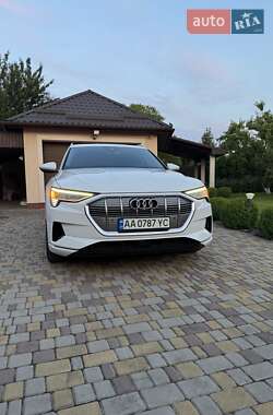 Внедорожник / Кроссовер Audi e-tron 2019 в 