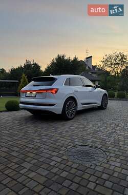 Внедорожник / Кроссовер Audi e-tron 2019 в 