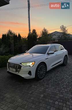 Внедорожник / Кроссовер Audi e-tron 2019 в 