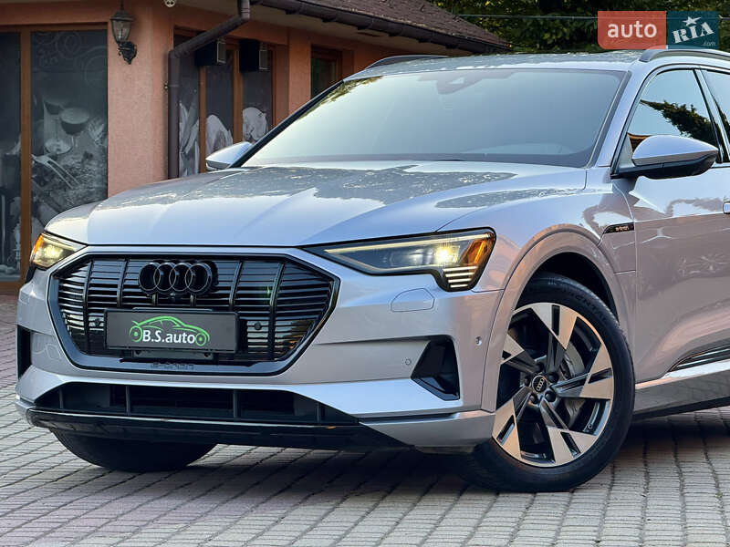 Позашляховик / Кросовер Audi e-tron 2022 в Мукачевому