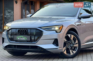 Внедорожник / Кроссовер Audi e-tron 2022 в 