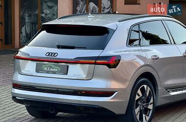 Внедорожник / Кроссовер Audi e-tron 2022 в 
