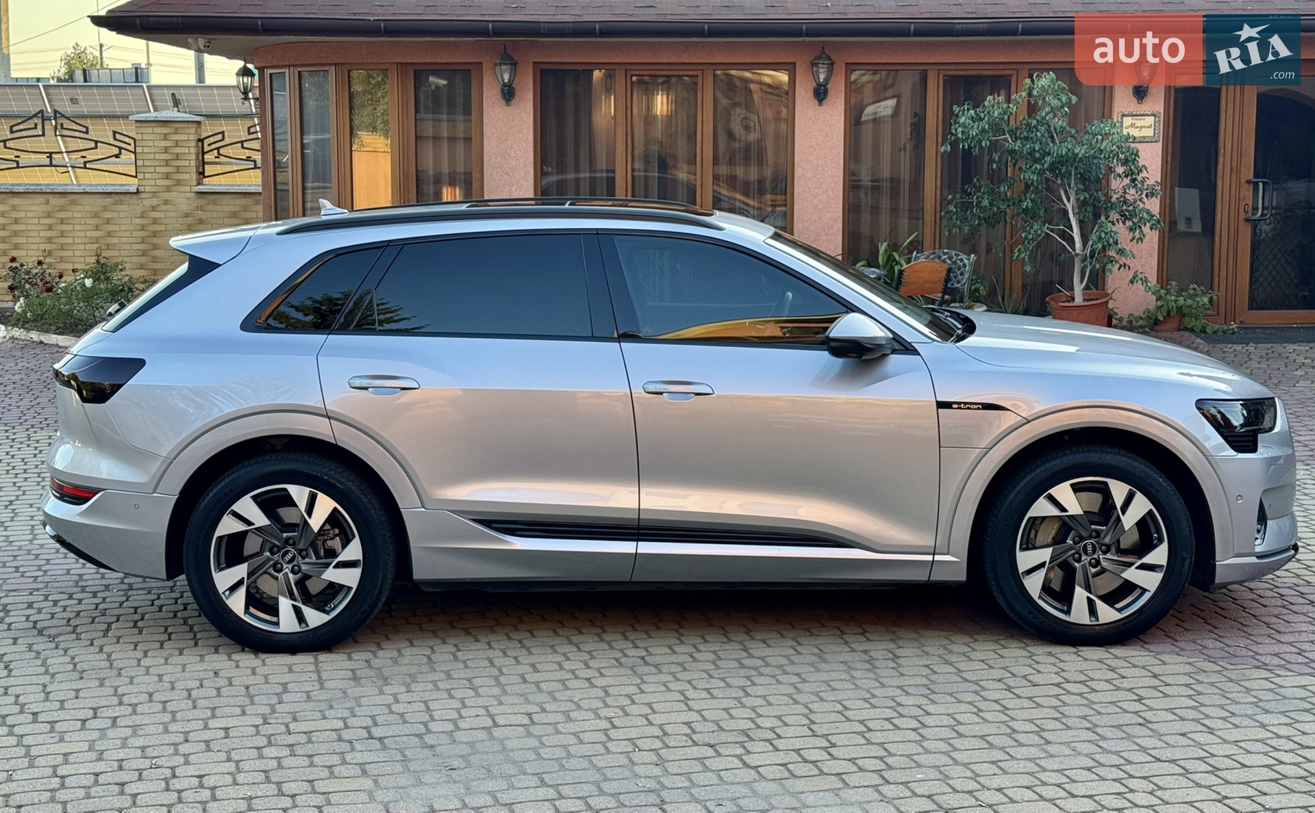 2022 Audi e-tron - мініатюра 25