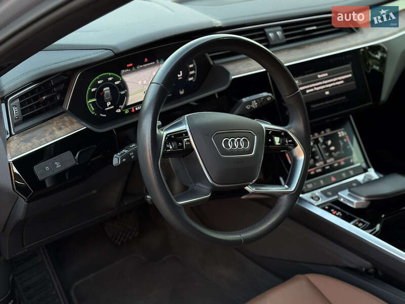 Позашляховик / Кросовер Audi e-tron 2022 в Мукачевому
