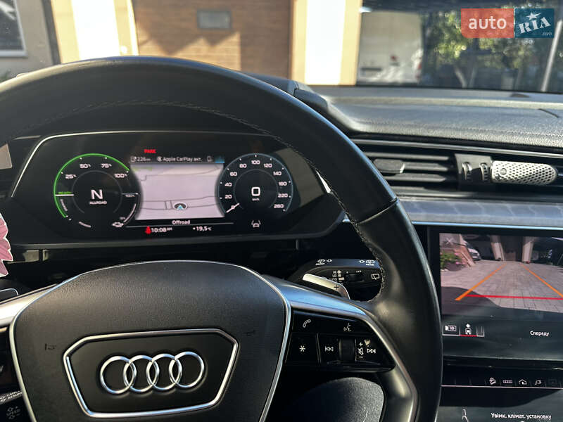 Внедорожник / Кроссовер Audi e-tron 2022 в Золочеве