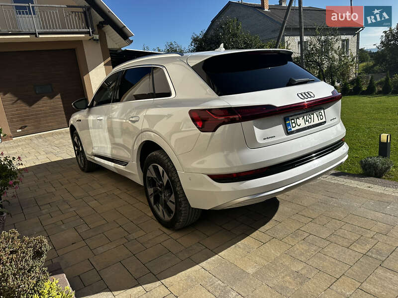 Внедорожник / Кроссовер Audi e-tron 2022 в Золочеве