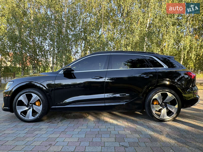 Позашляховик / Кросовер Audi e-tron 2020 в Дрогобичі