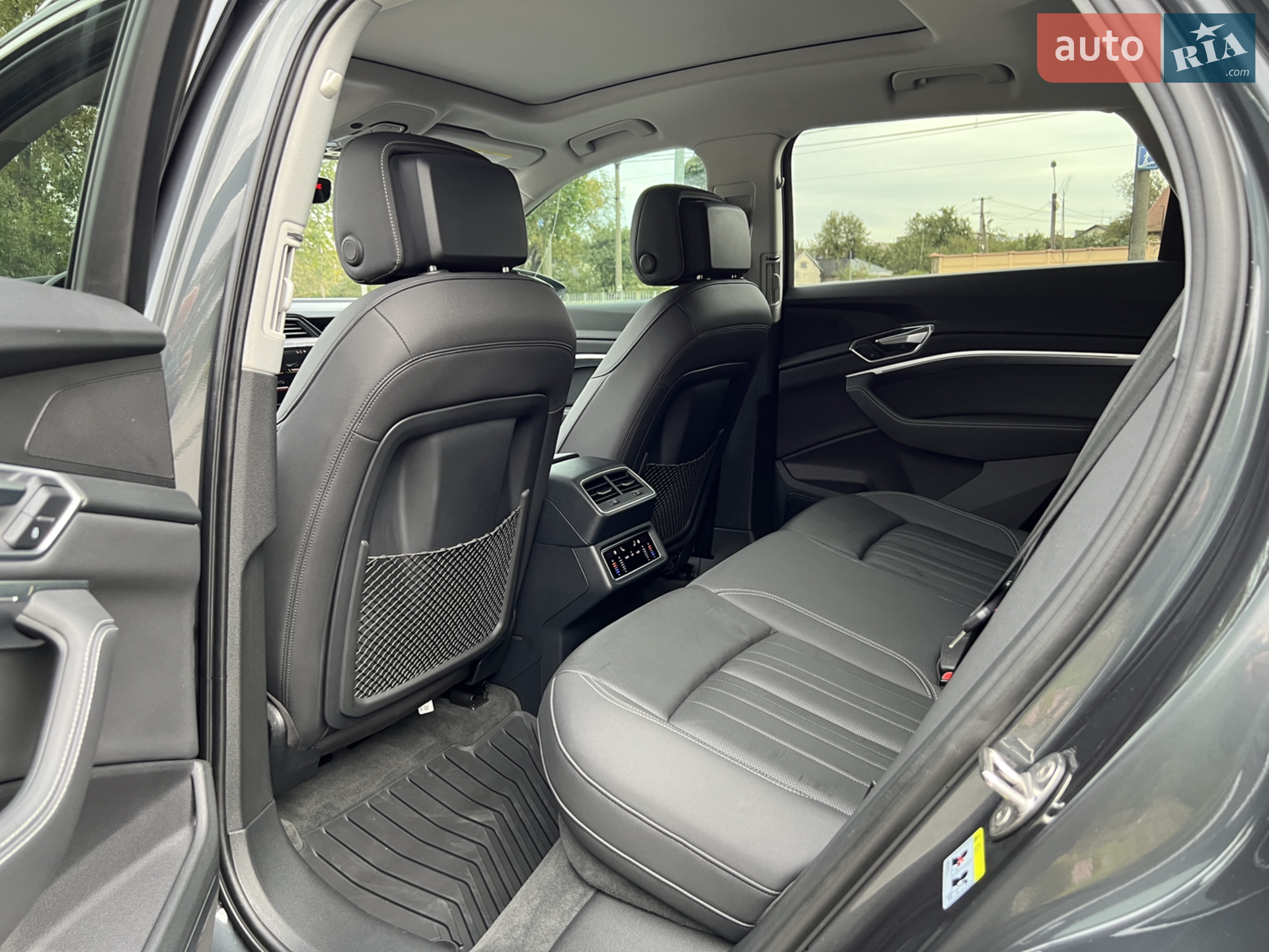 2019 Audi e-tron - мініатюра 16