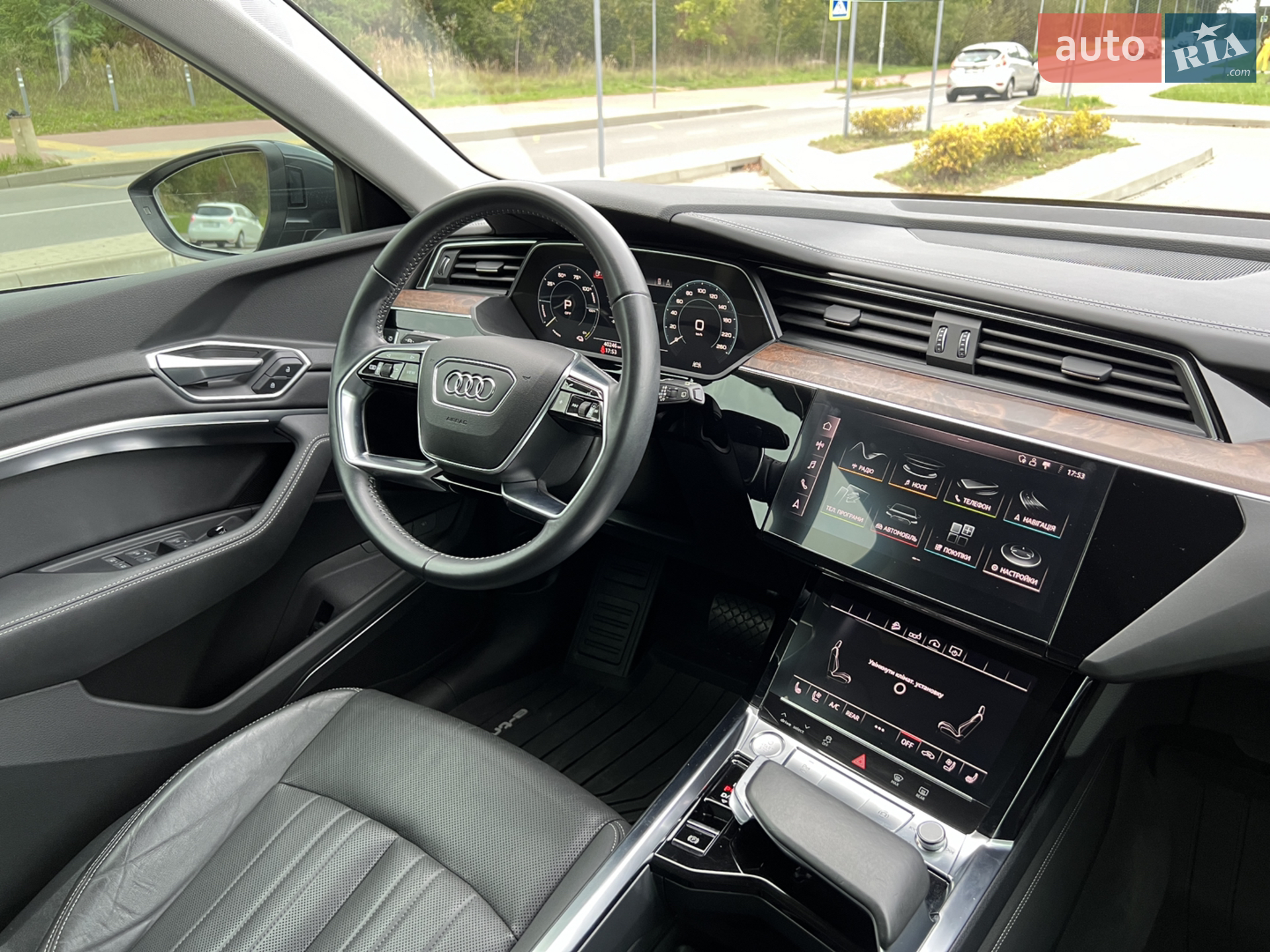 2019 Audi e-tron - мініатюра 14