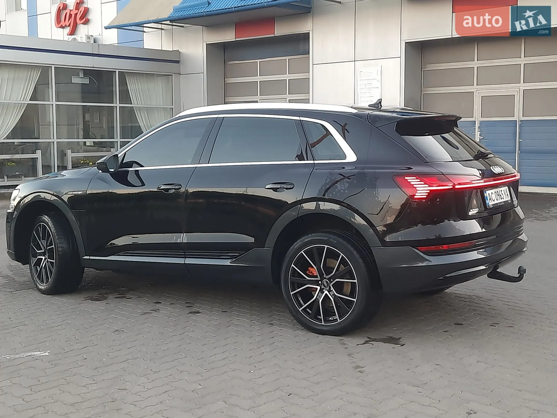 2020 Audi e-tron - мініатюра 14