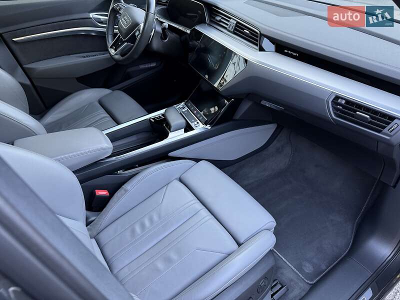Внедорожник / Кроссовер Audi e-tron 2021 в Киеве