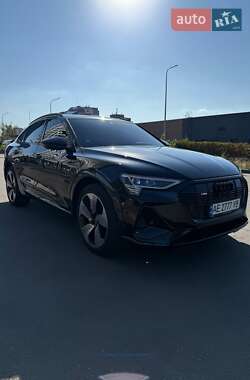 Внедорожник / Кроссовер Audi e-tron 2020 в 