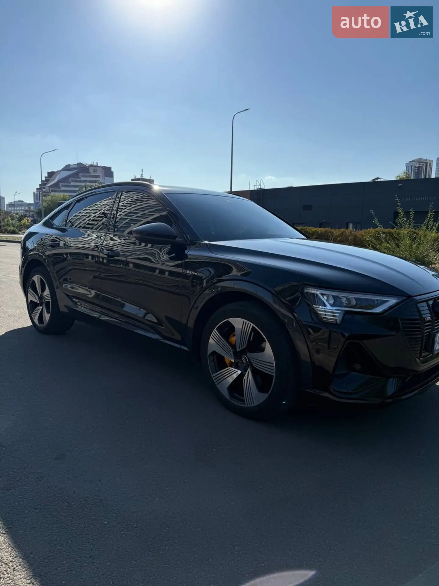 Audi e-tron 2020 VIN WAUZZZGE1LB033856 фото оголошення 5 з 21