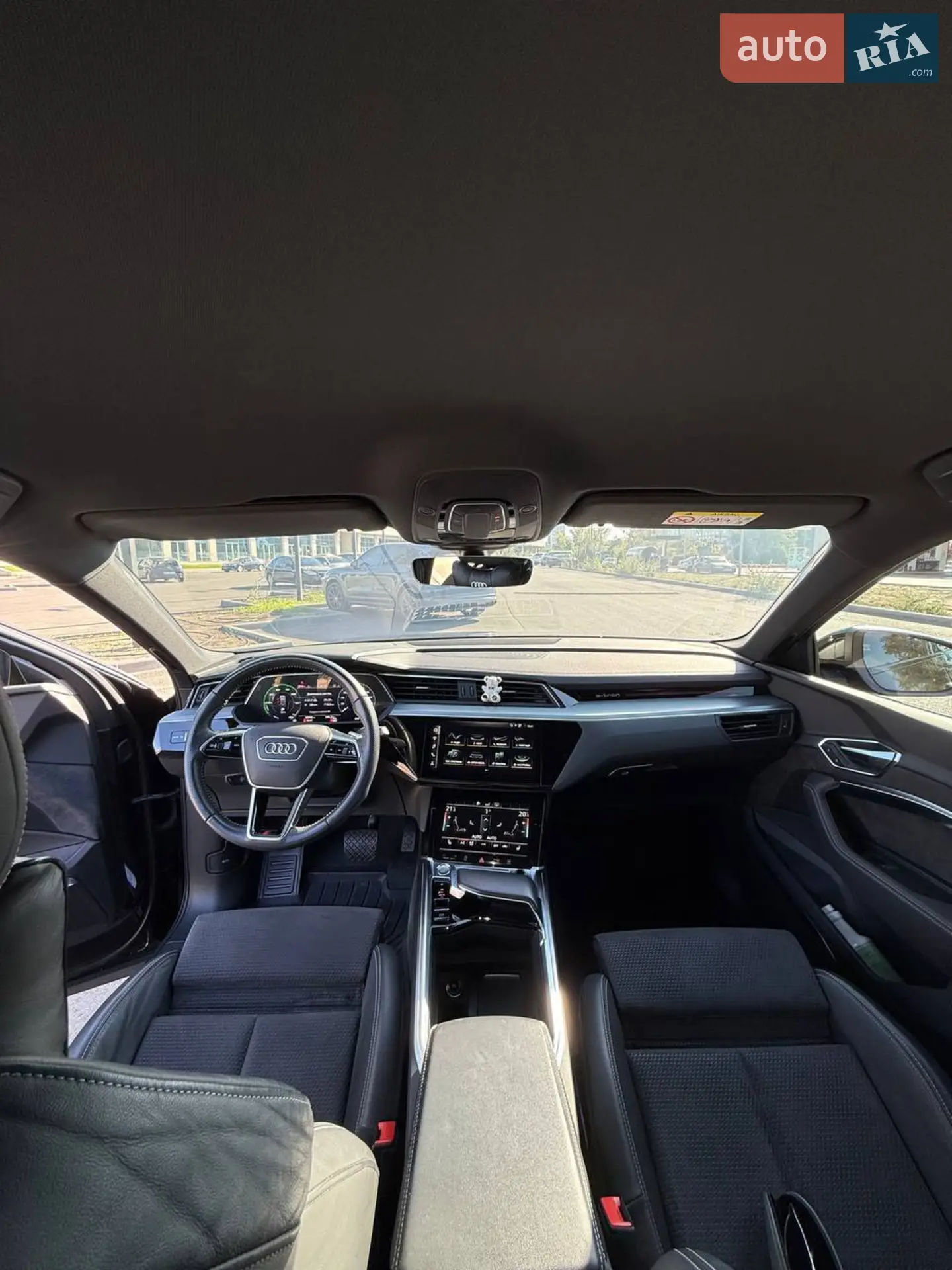 Audi e-tron 2020 VIN WAUZZZGE1LB033856 фото оголошення 12 з 21