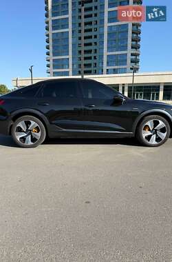 Внедорожник / Кроссовер Audi e-tron 2020 в 