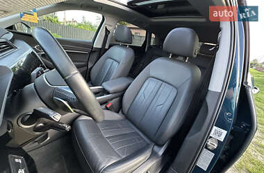 Позашляховик / Кросовер Audi e-tron 2019 в 