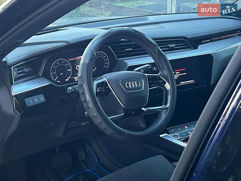Внедорожник / Кроссовер Audi e-tron 2021 в Киеве фото 34 Внедорожник / Кроссовер Audi e-tron 2021 в Киеве