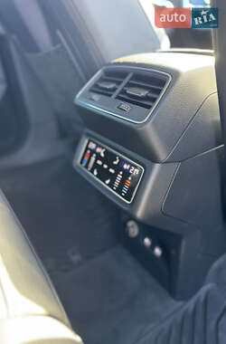 Внедорожник / Кроссовер Audi e-tron 2019 в 