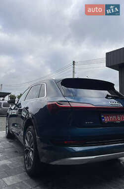 Внедорожник / Кроссовер Audi e-tron 2020 в 