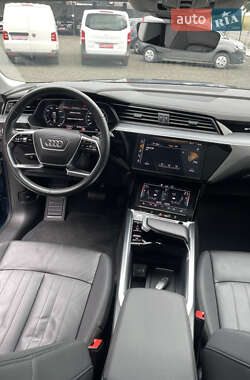 Внедорожник / Кроссовер Audi e-tron 2020 в 