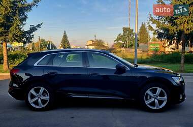 Позашляховик / Кросовер Audi e-tron 2020 в 