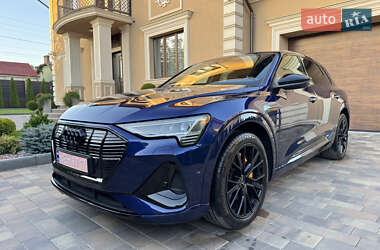 Внедорожник / Кроссовер Audi e-tron 2022 в 