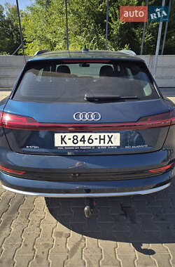 Позашляховик / Кросовер Audi e-tron 2020 в 