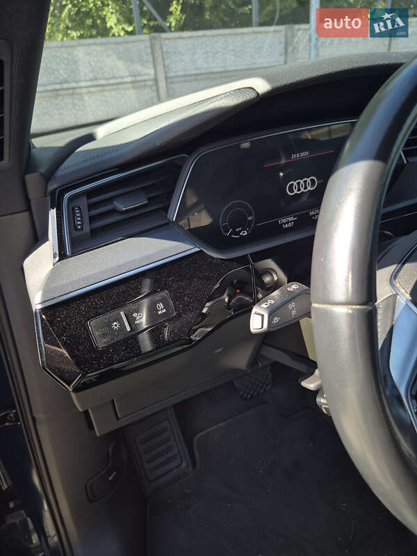 Позашляховик / Кросовер Audi e-tron 2020 в Кривому Розі