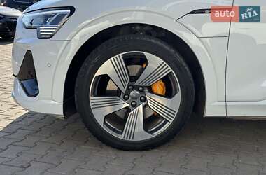 Внедорожник / Кроссовер Audi e-tron 2020 в 
