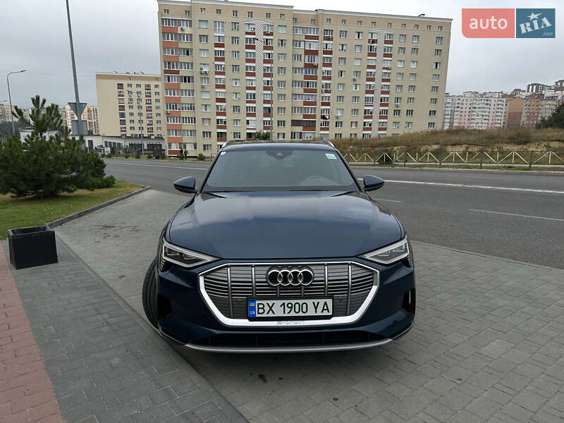 Позашляховик / Кросовер Audi e-tron 2020 в 