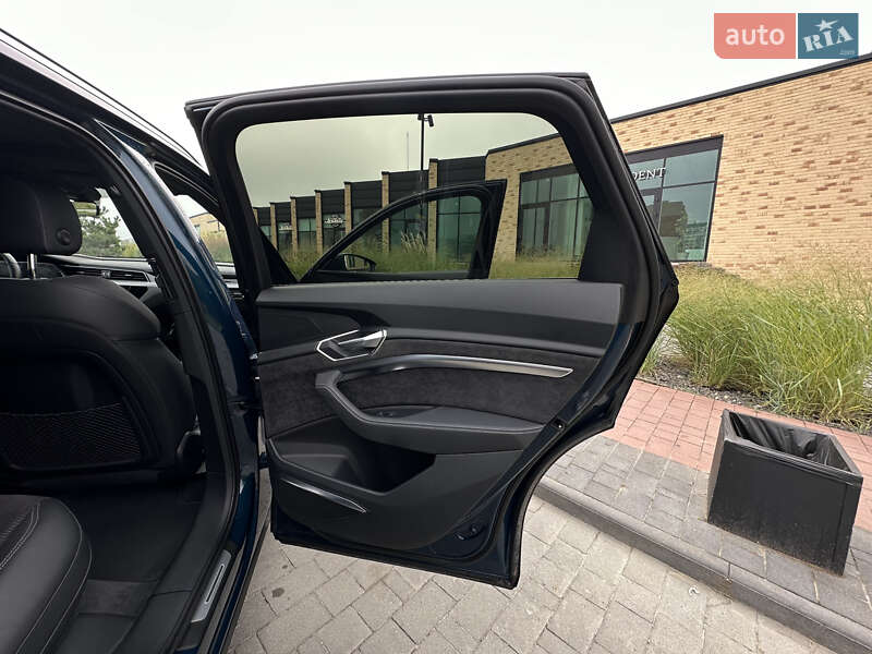 Внедорожник / Кроссовер Audi e-tron 2020 в Ровно