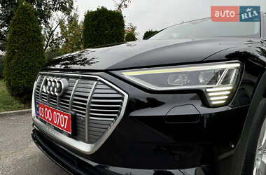 Внедорожник / Кроссовер Audi e-tron 2021 в 