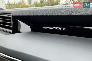 Внедорожник / Кроссовер Audi e-tron 2021 в 