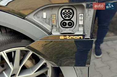 Внедорожник / Кроссовер Audi e-tron 2020 в 