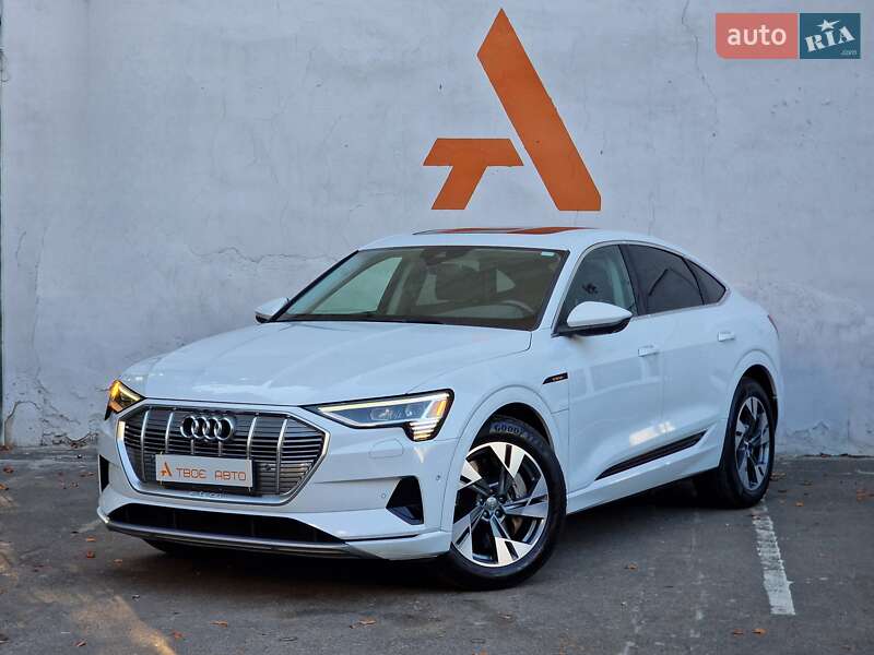 Позашляховик / Кросовер Audi e-tron 2020 в 