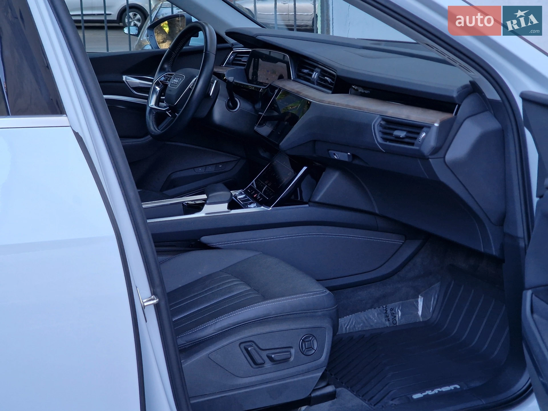 2020 Audi e-tron - мініатюра 54