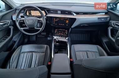 Позашляховик / Кросовер Audi e-tron 2020 в 