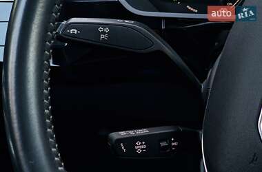 Позашляховик / Кросовер Audi e-tron 2020 в 