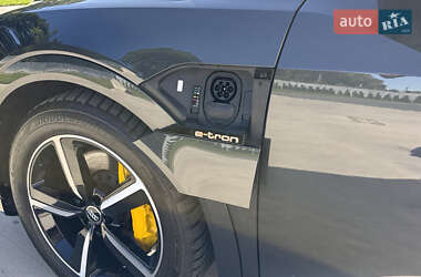 Внедорожник / Кроссовер Audi e-tron 2020 в 