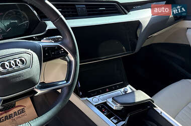 Внедорожник / Кроссовер Audi e-tron 2020 в 