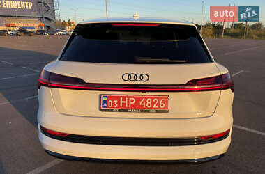 Внедорожник / Кроссовер Audi e-tron 2023 в 