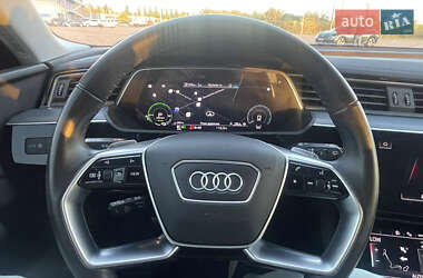 Внедорожник / Кроссовер Audi e-tron 2023 в 